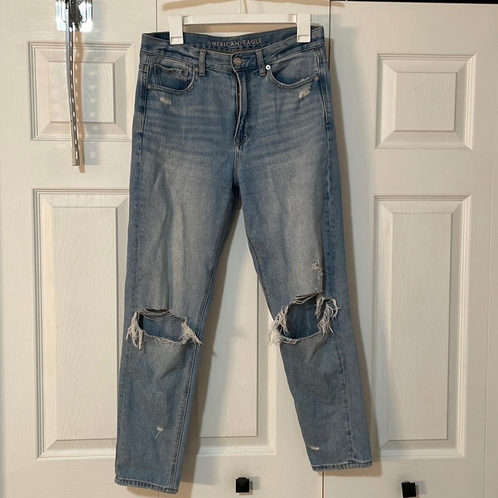 American eagle distressed mom jeans size 6
